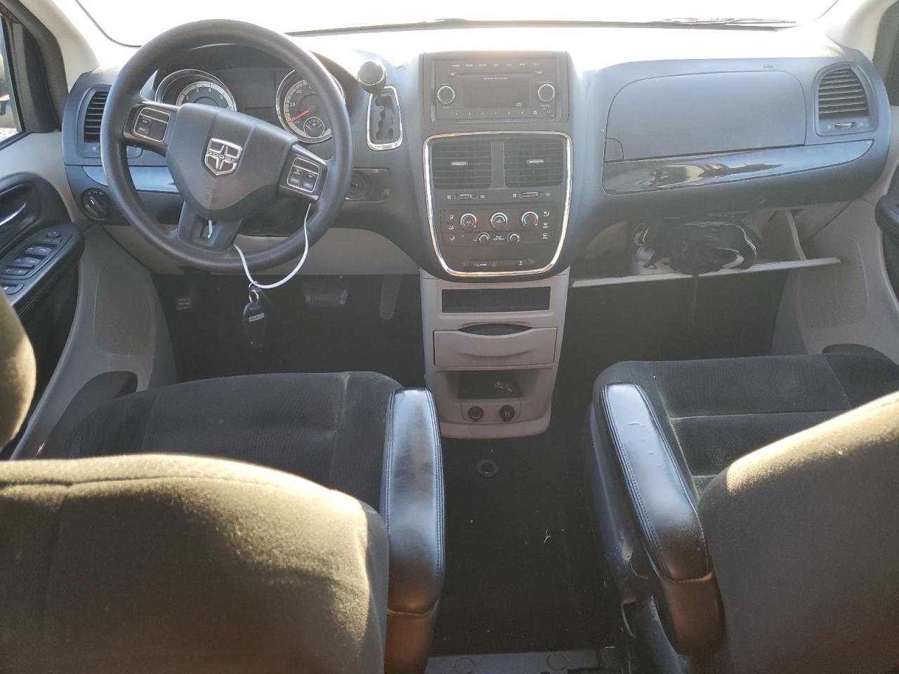 2016 Dodge Caravan - Image 8