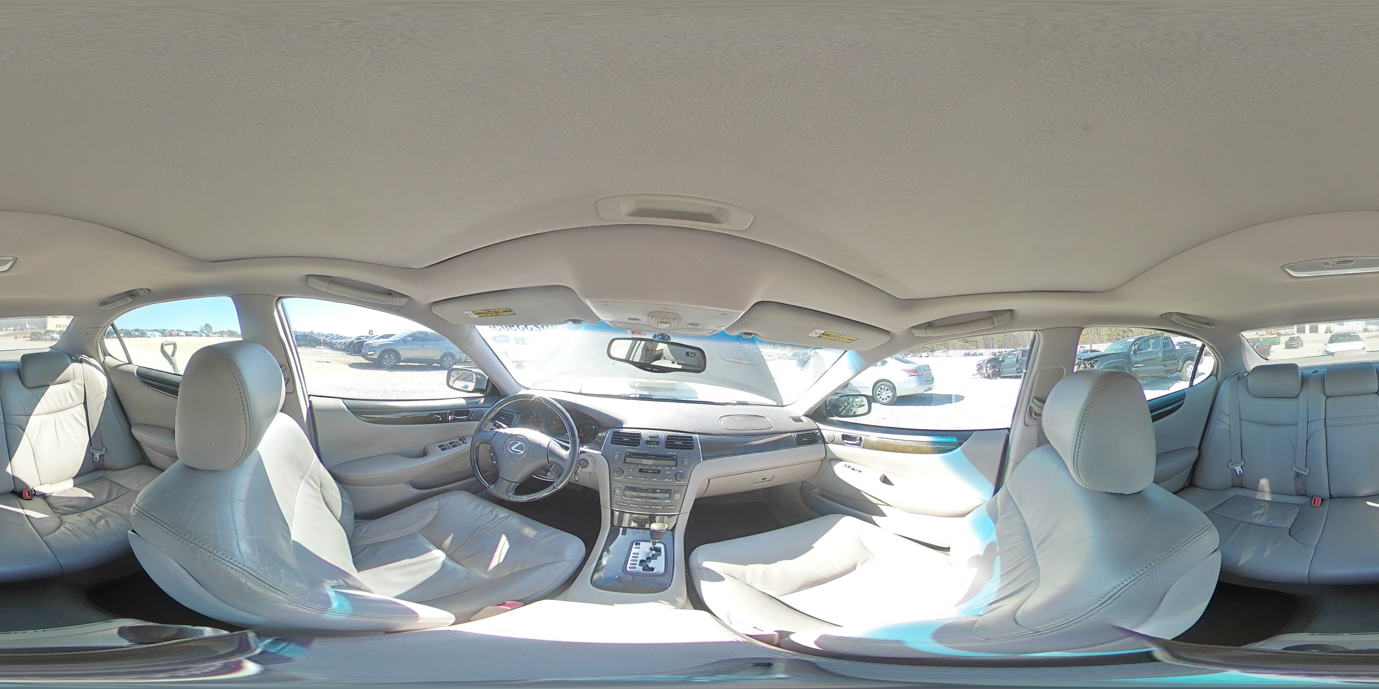 2004 Lexus ES - Image 13
