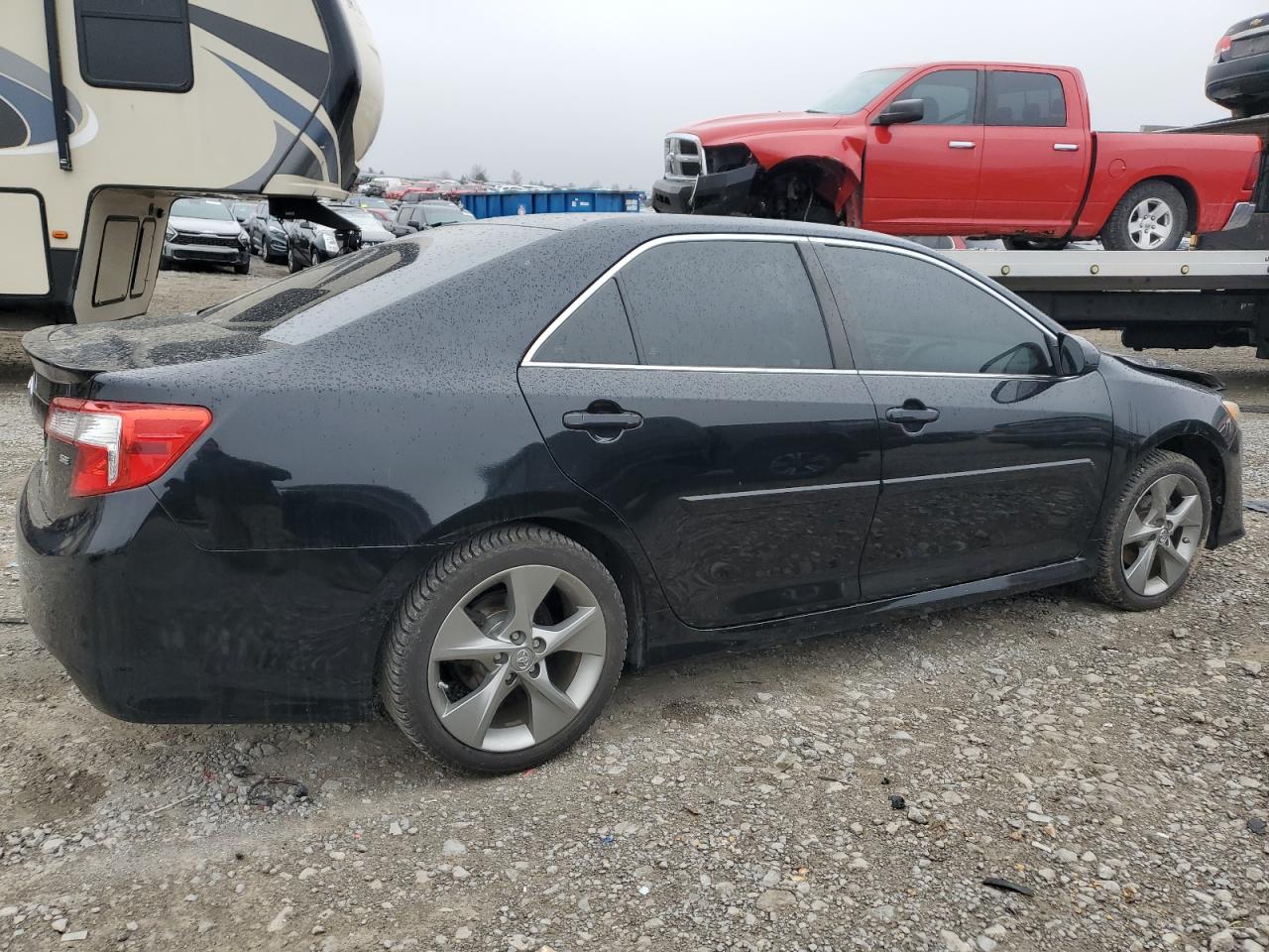 2014 Toyota Camry - Image 3