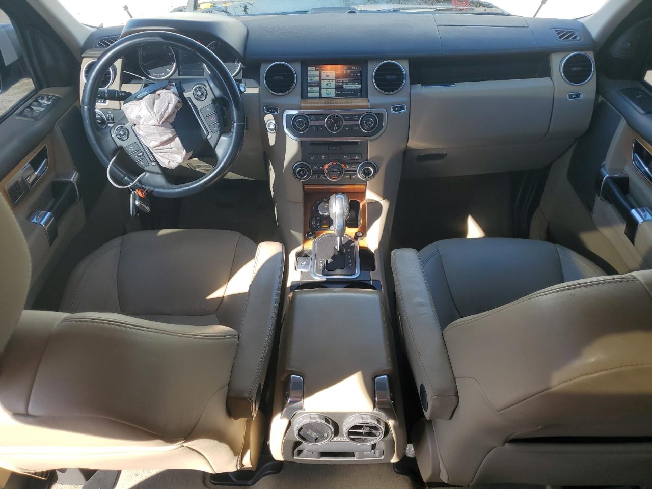 2012 Land Rover LR4 - Image 8