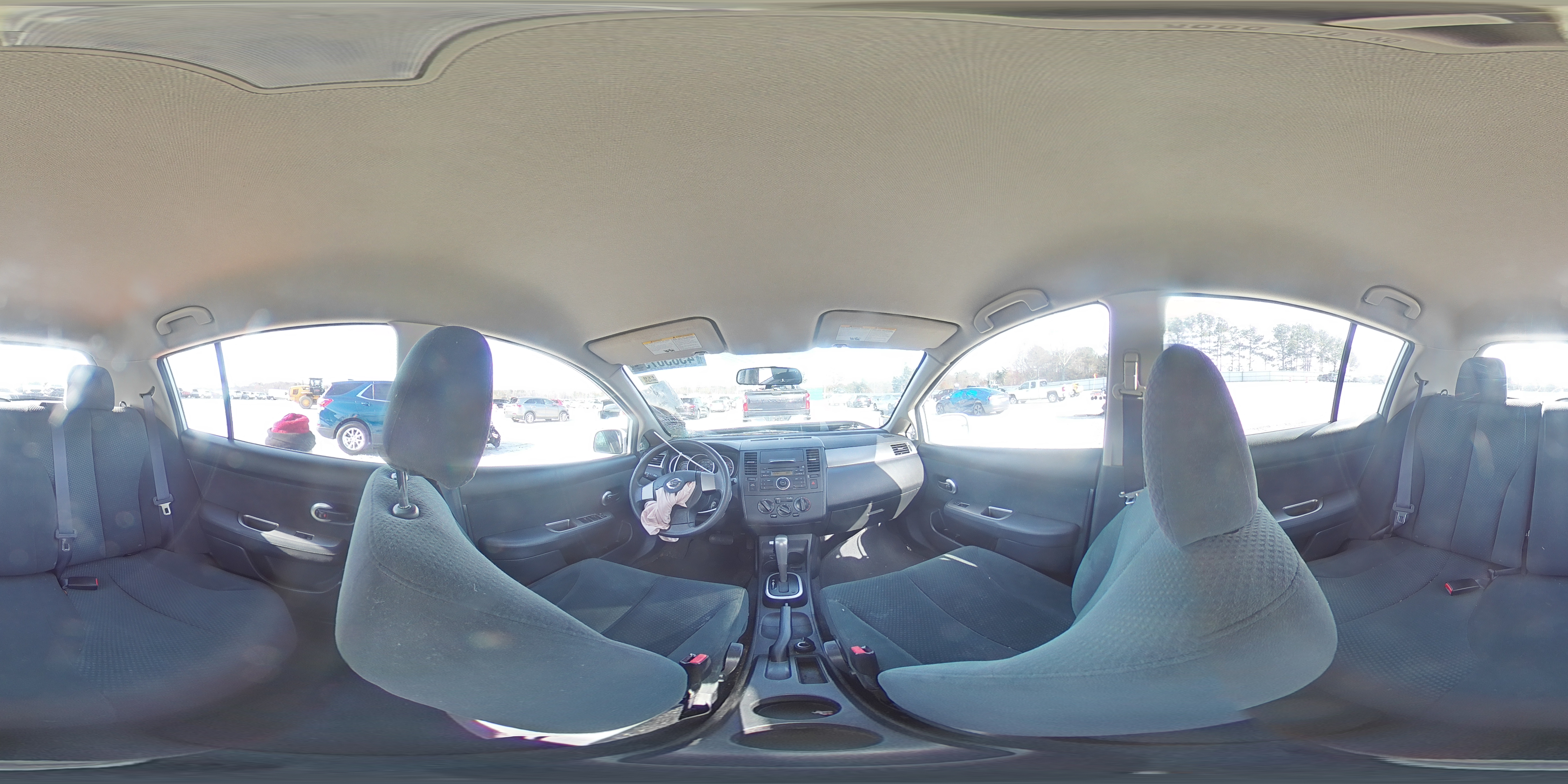 2012 Nissan Versa - Image 13