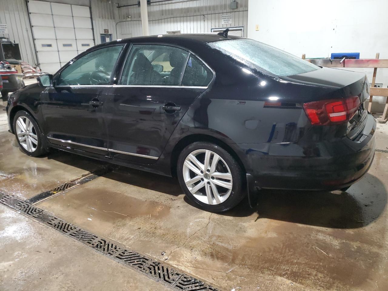 2017 Volkswagen Jetta - Image 2