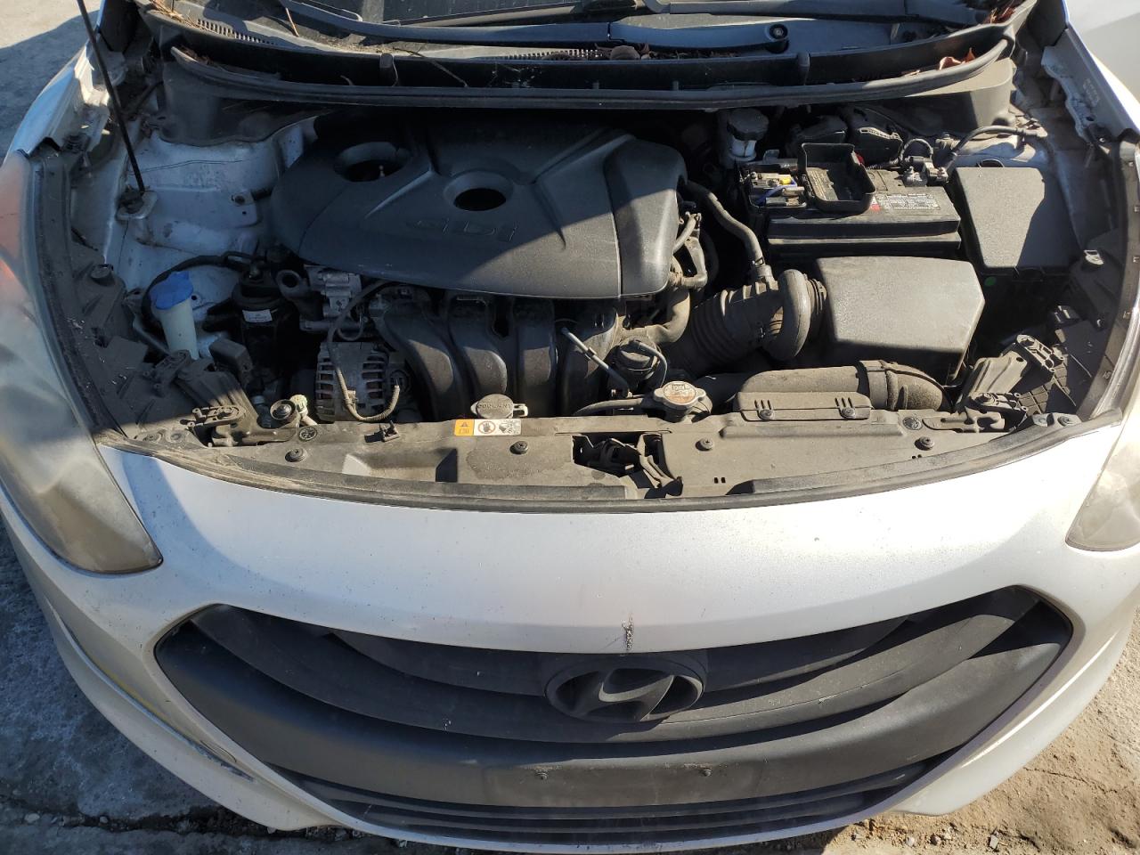 2014 Hyundai Elantra - Image 11