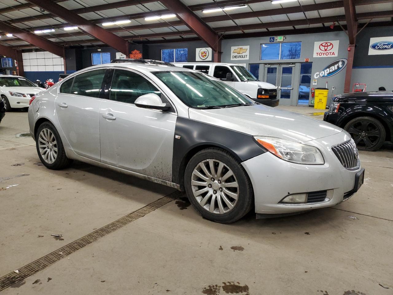 2011 Buick Regal - Image 4