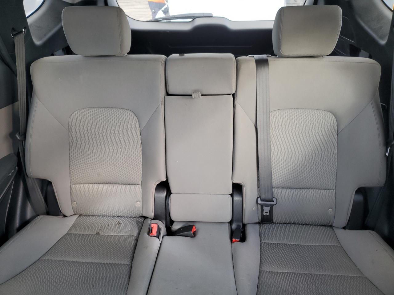 2018 Hyundai Santa Fe - Image 10