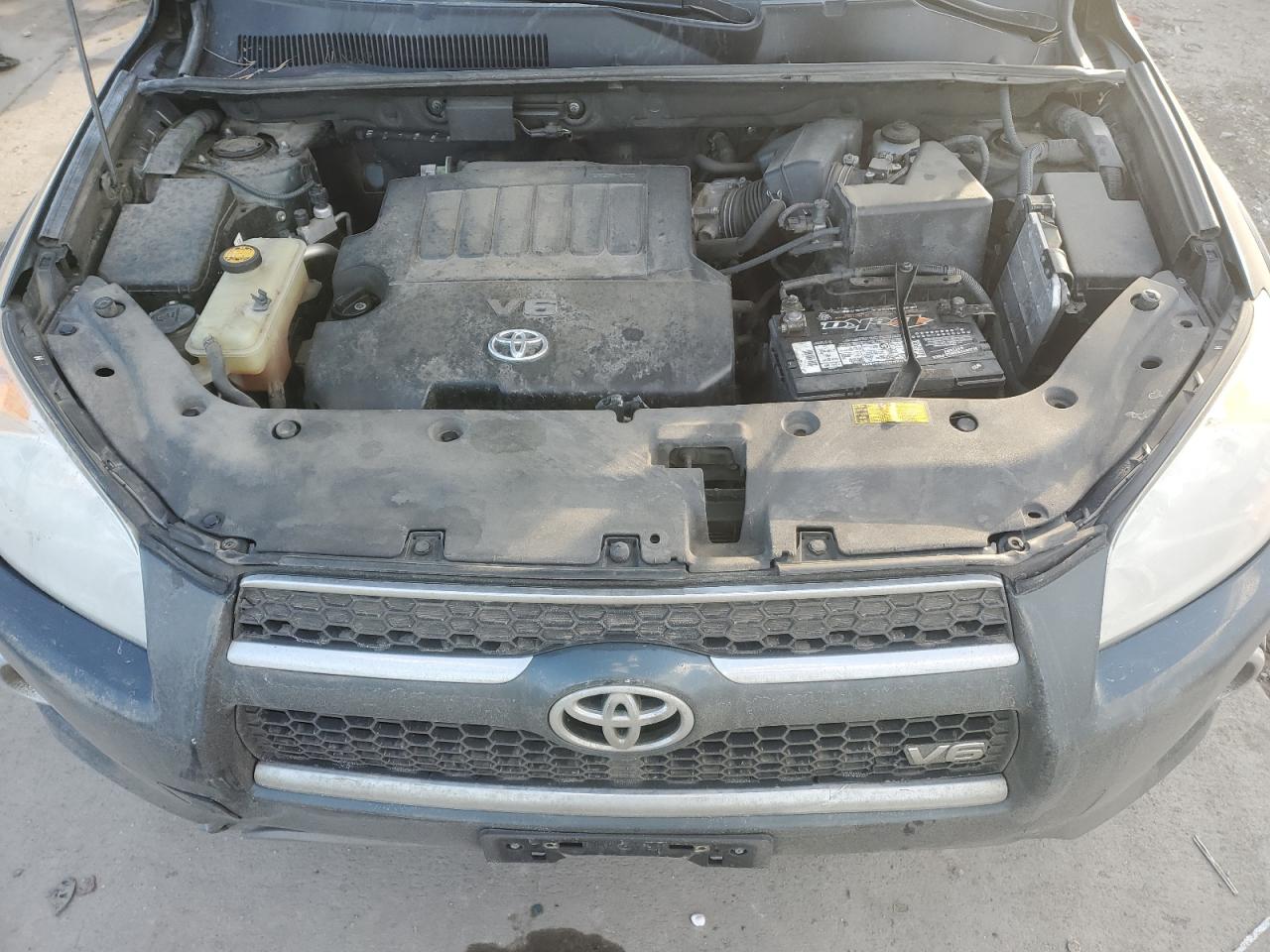 2011 Toyota RAV 4 - Image 12