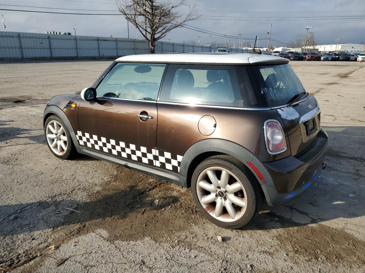 2011 MINI Cooper - Image 2