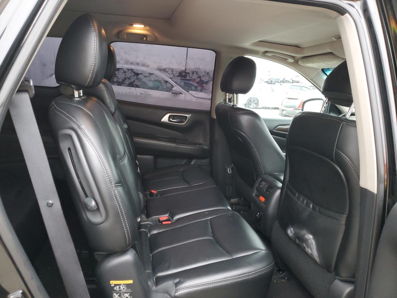 2015 Nissan Pathfinder - Image 11
