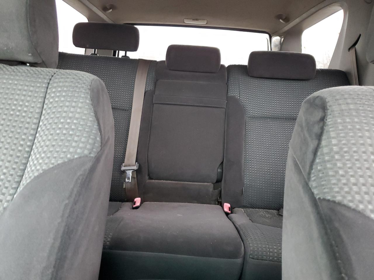 2004 Toyota 4Runner - Image 10