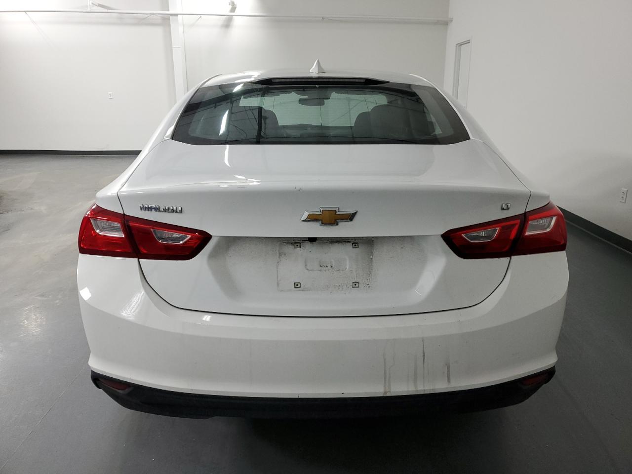 2023 Chevrolet Malibu - Image 6