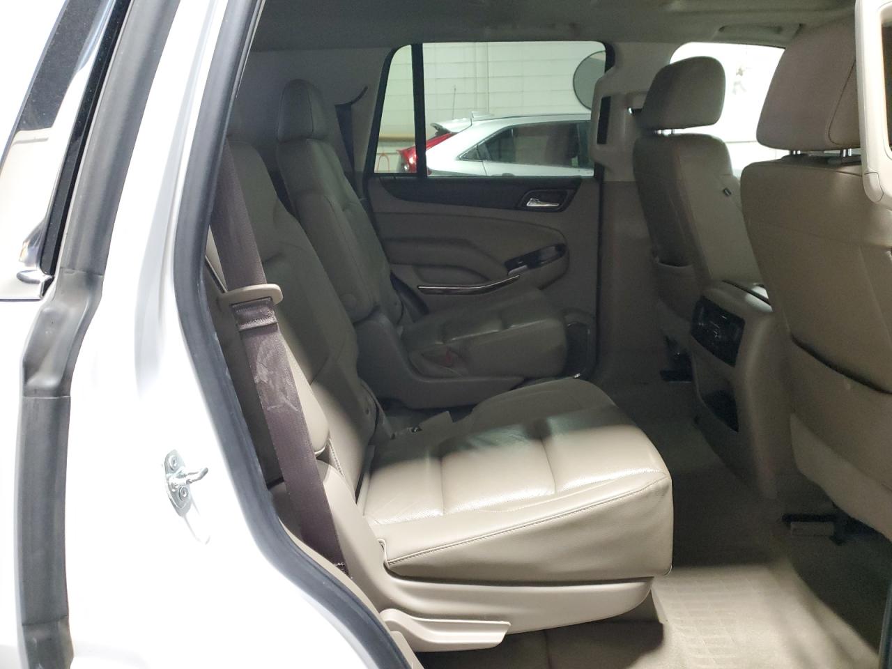 2020 GMC Yukon - Image 11