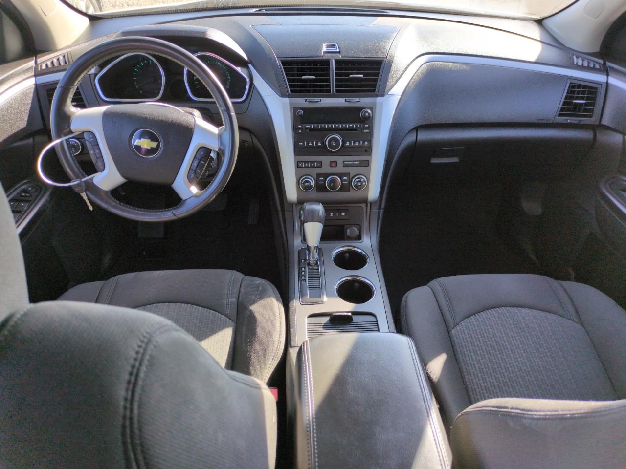 2010 Chevrolet Traverse - Image 8