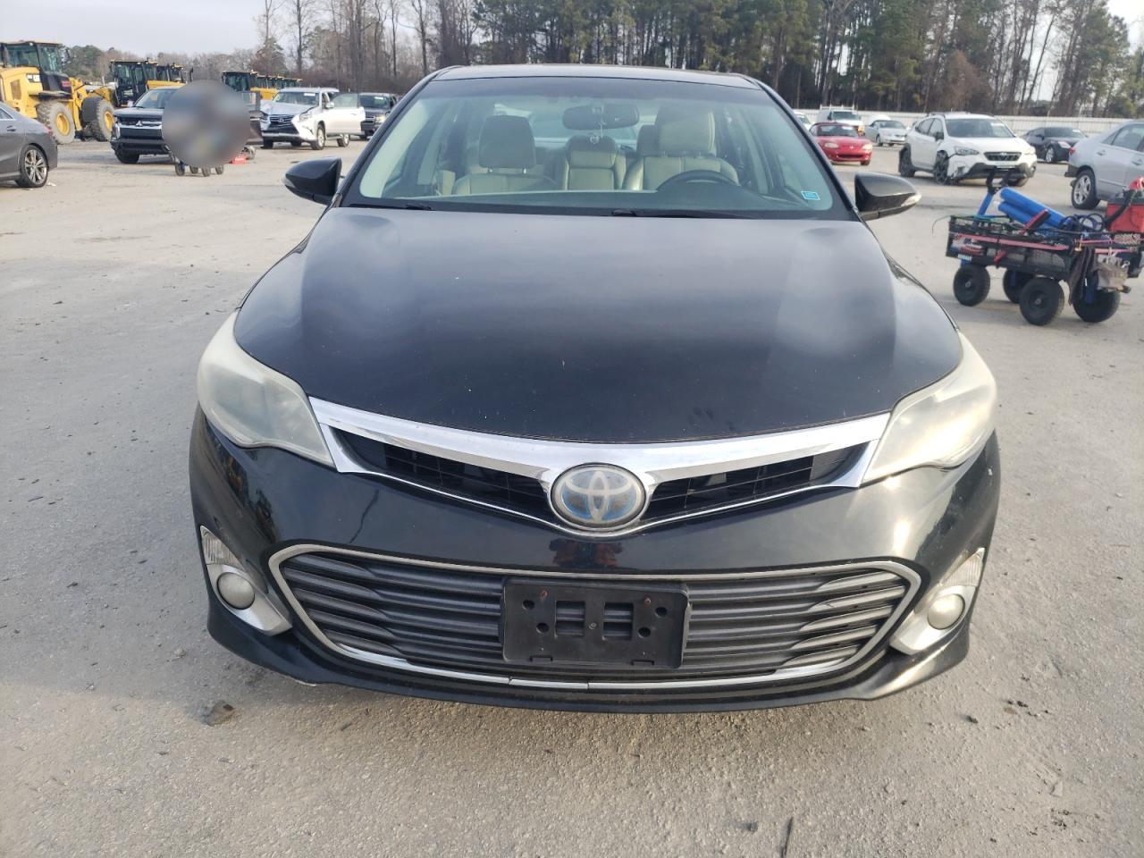 2013 Toyota Avalon - Image 5