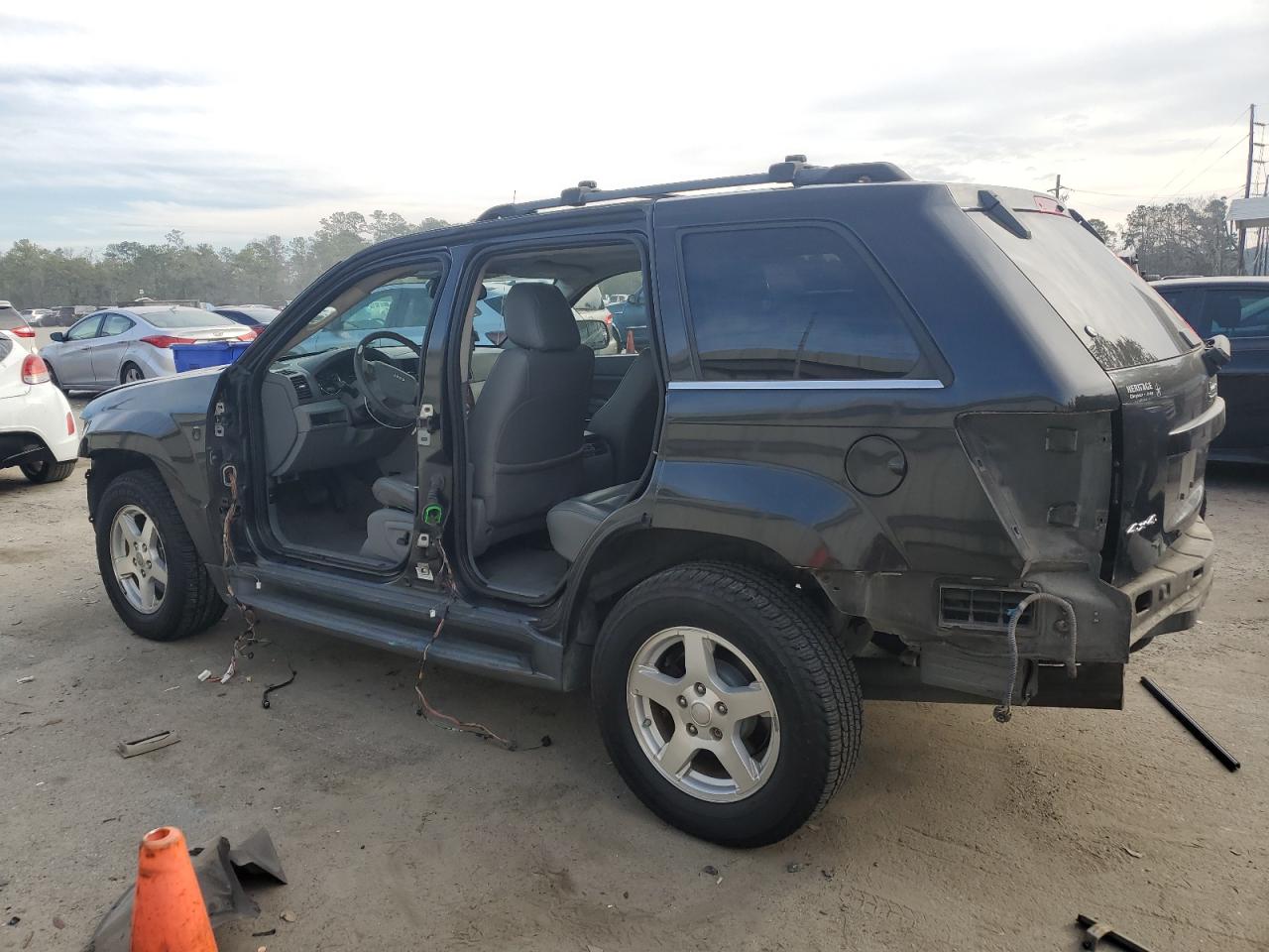 2005 Jeep Grand Cherokee - Image 2