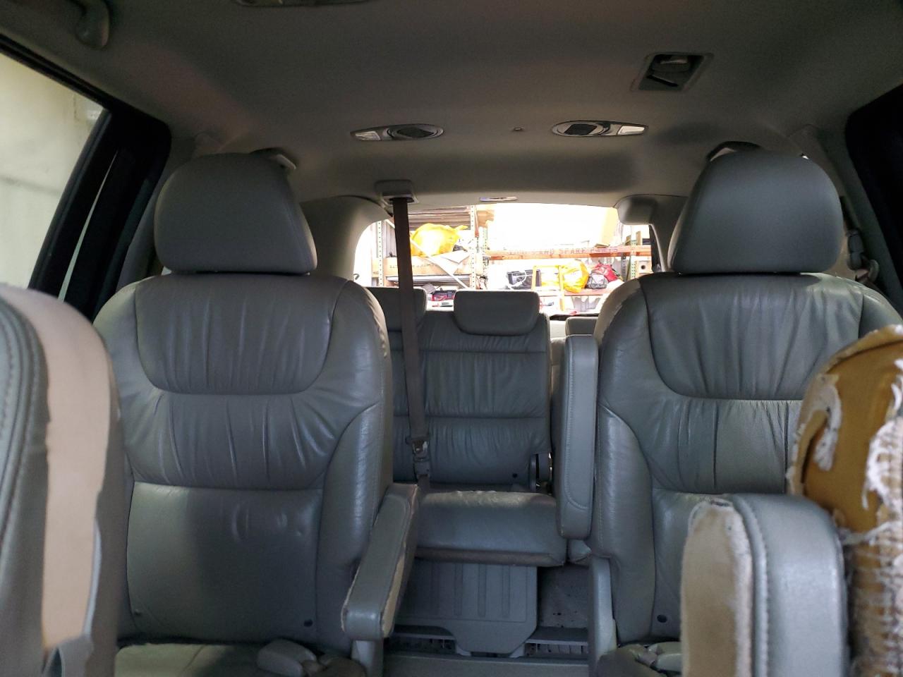 2008 Honda Odyssey - Image 10