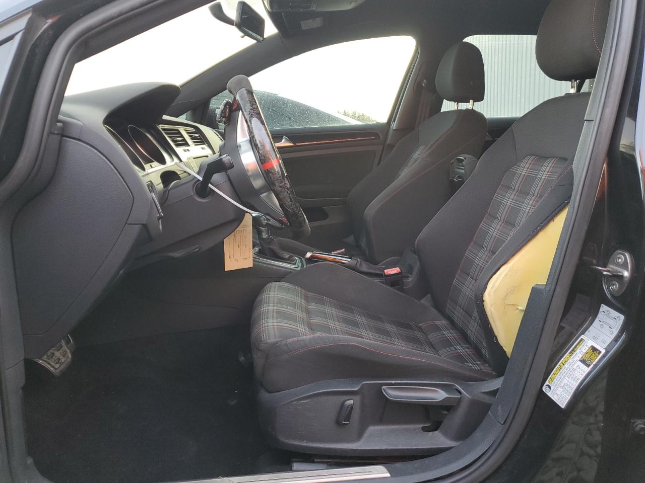 2017 Volkswagen GTI - Image 7