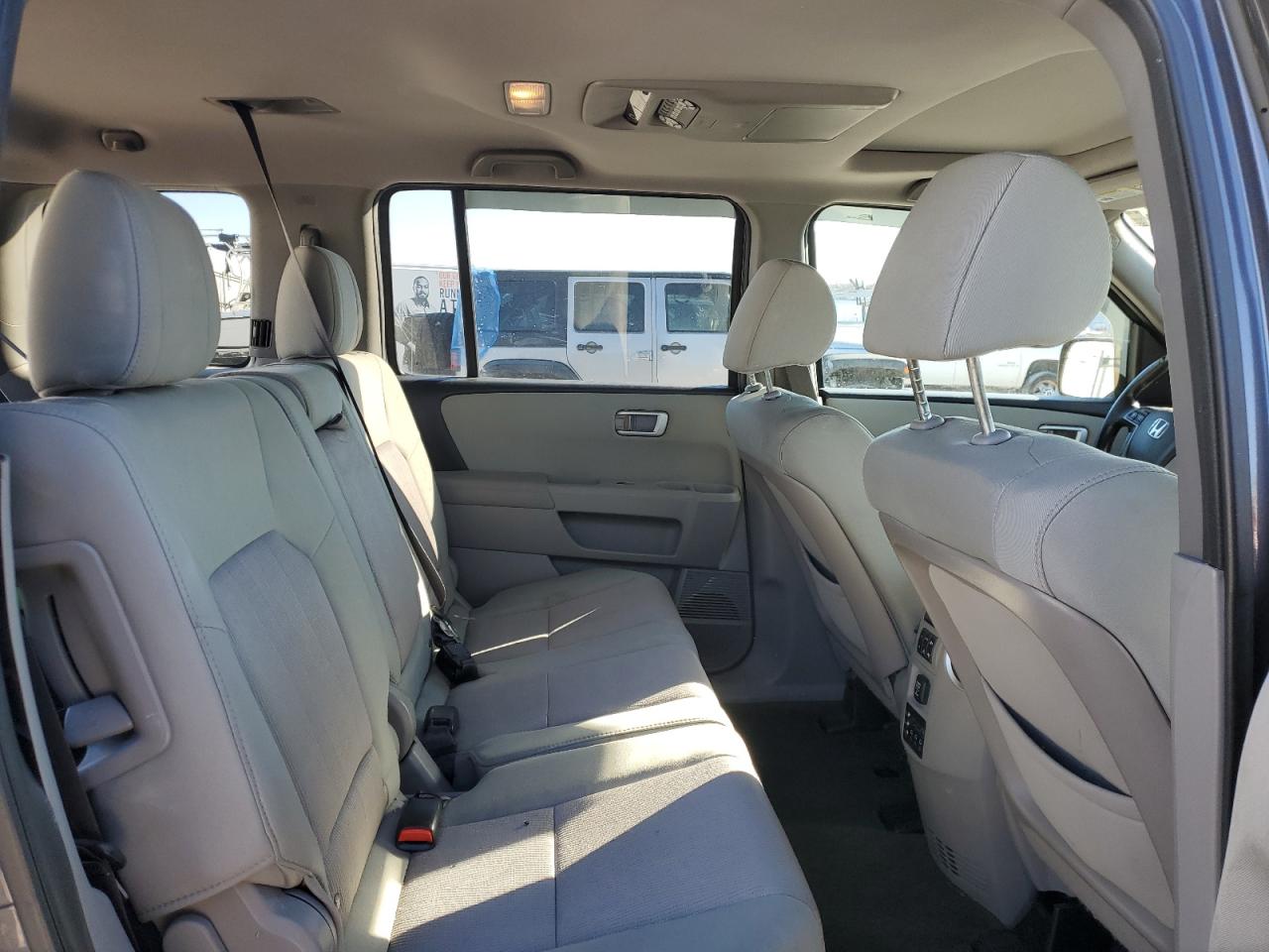 2015 Honda Pilot - Image 11