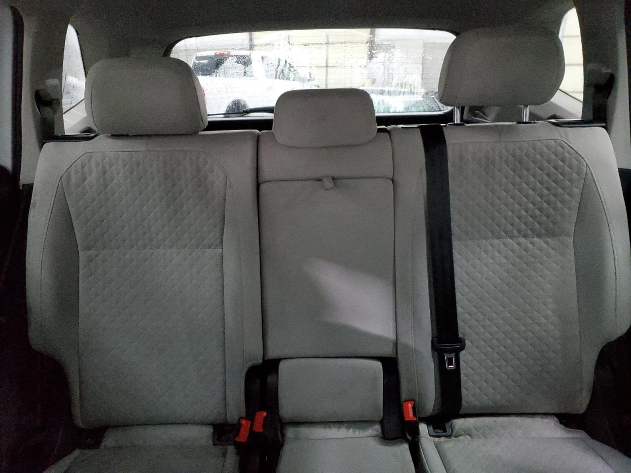 2021 Volkswagen Tiguan - Image 10