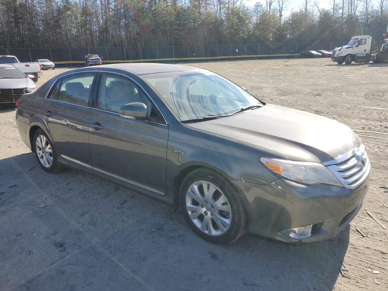 2011 Toyota Avalon - Image 4