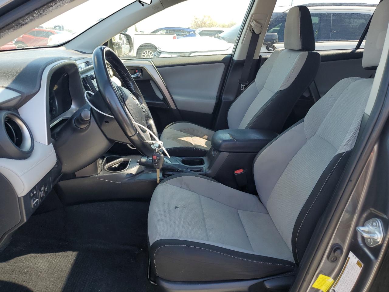2017 Toyota RAV 4 - Image 7