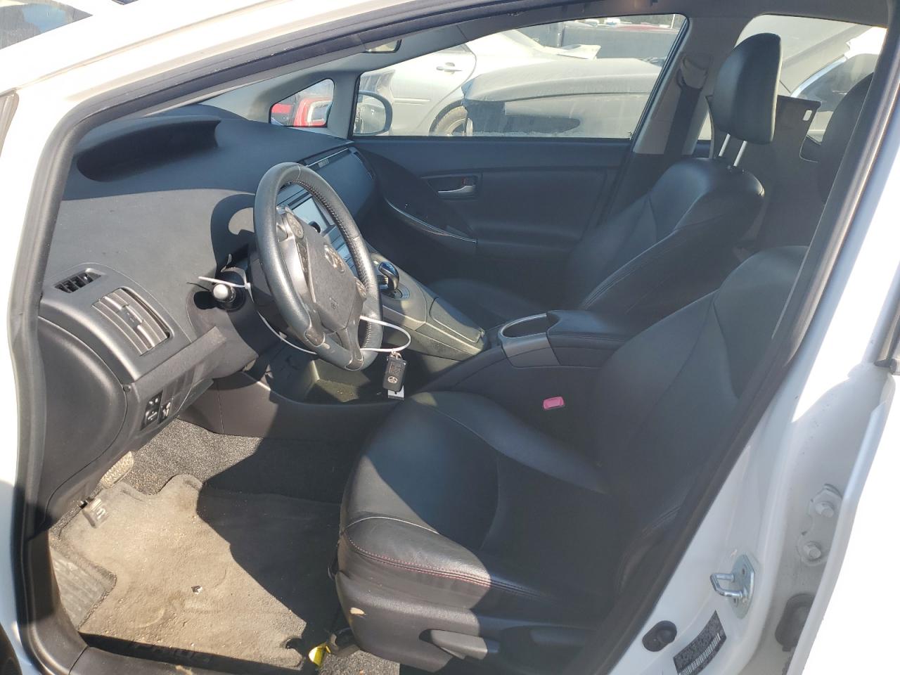 2013 Toyota Prius - Image 7