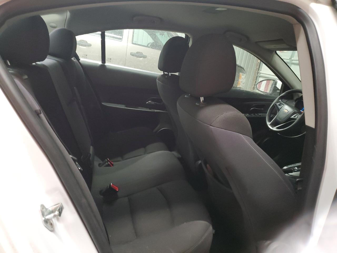 2015 Chevrolet Cruze - Image 10