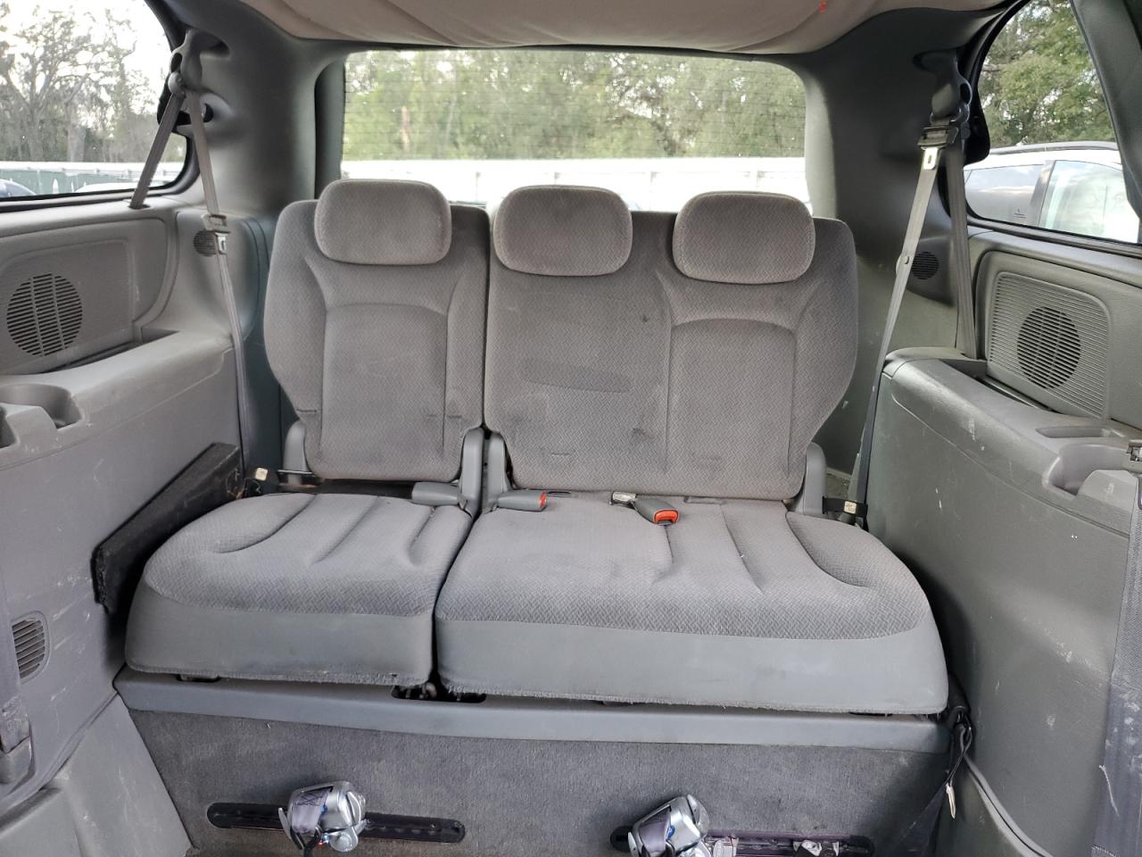 2005 Dodge Caravan - Image 10
