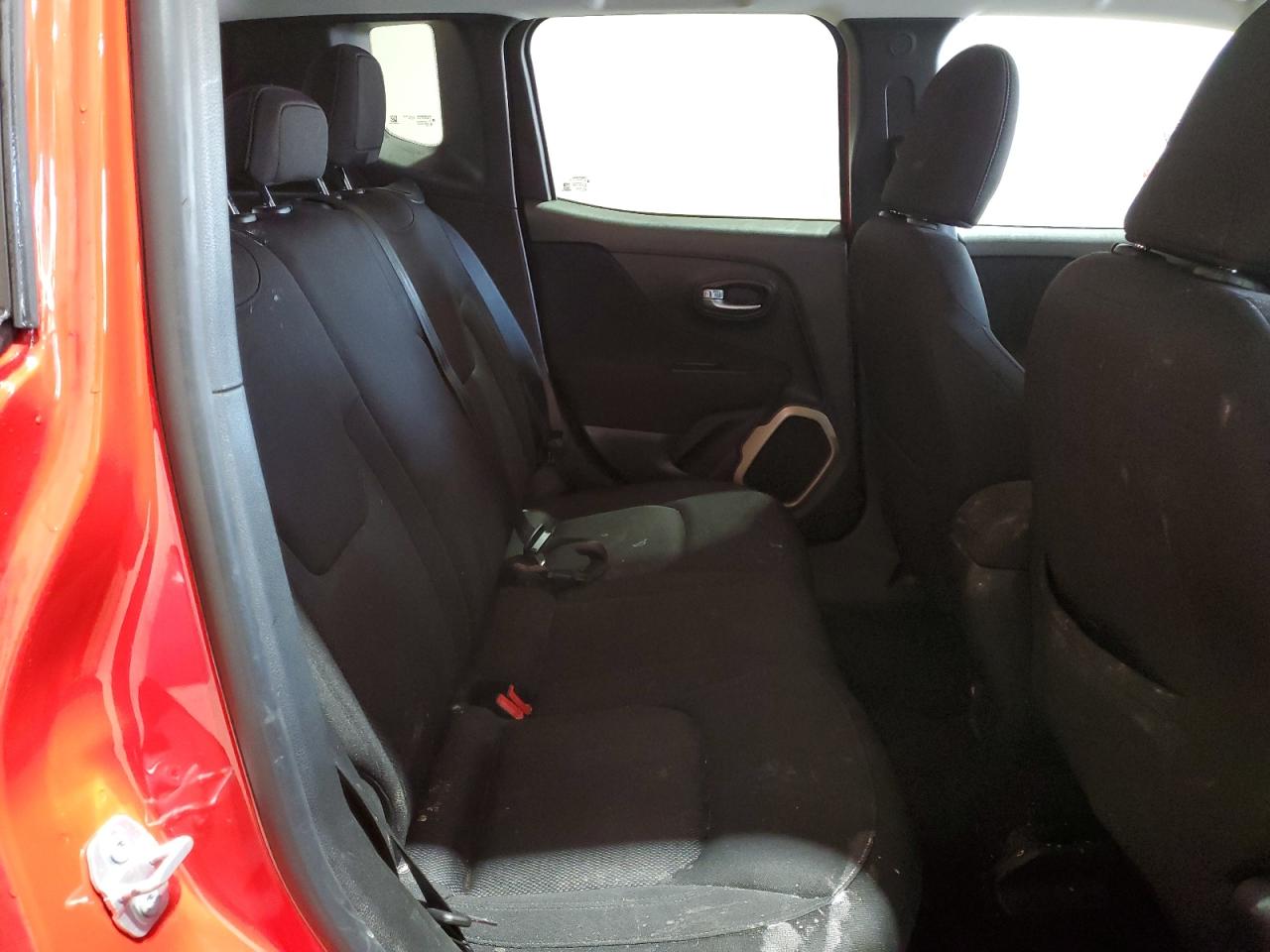 2017 Jeep Renegade - Image 11