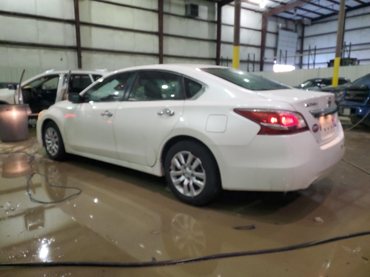 2013 Nissan Altima - Image 2