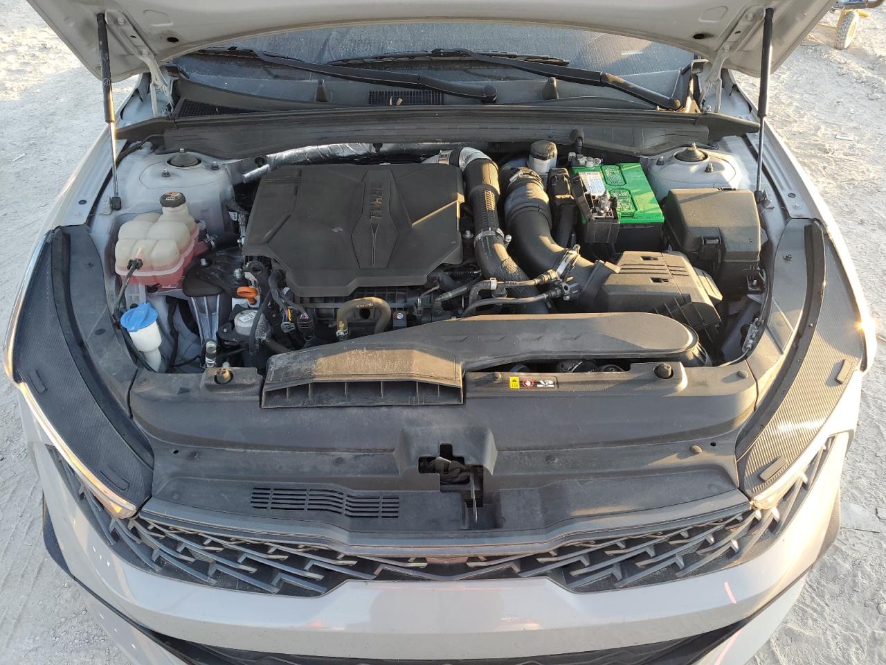 2022 Kia K5 - Image 11
