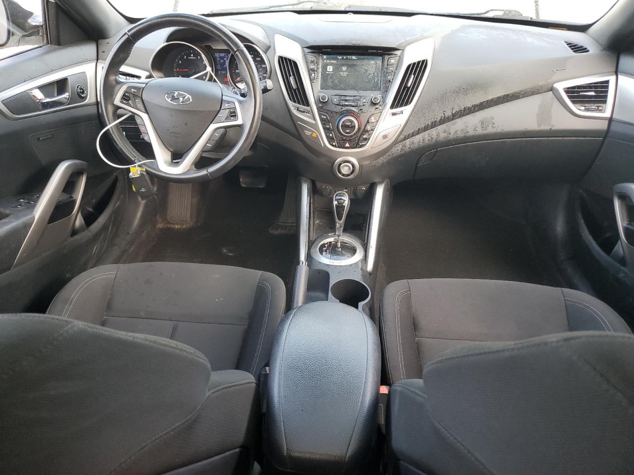 2017 Hyundai Veloster - Image 8