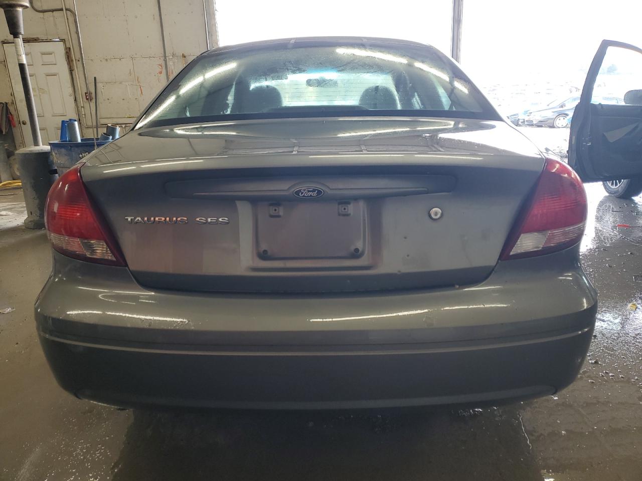 2004 Ford Taurus - Image 6