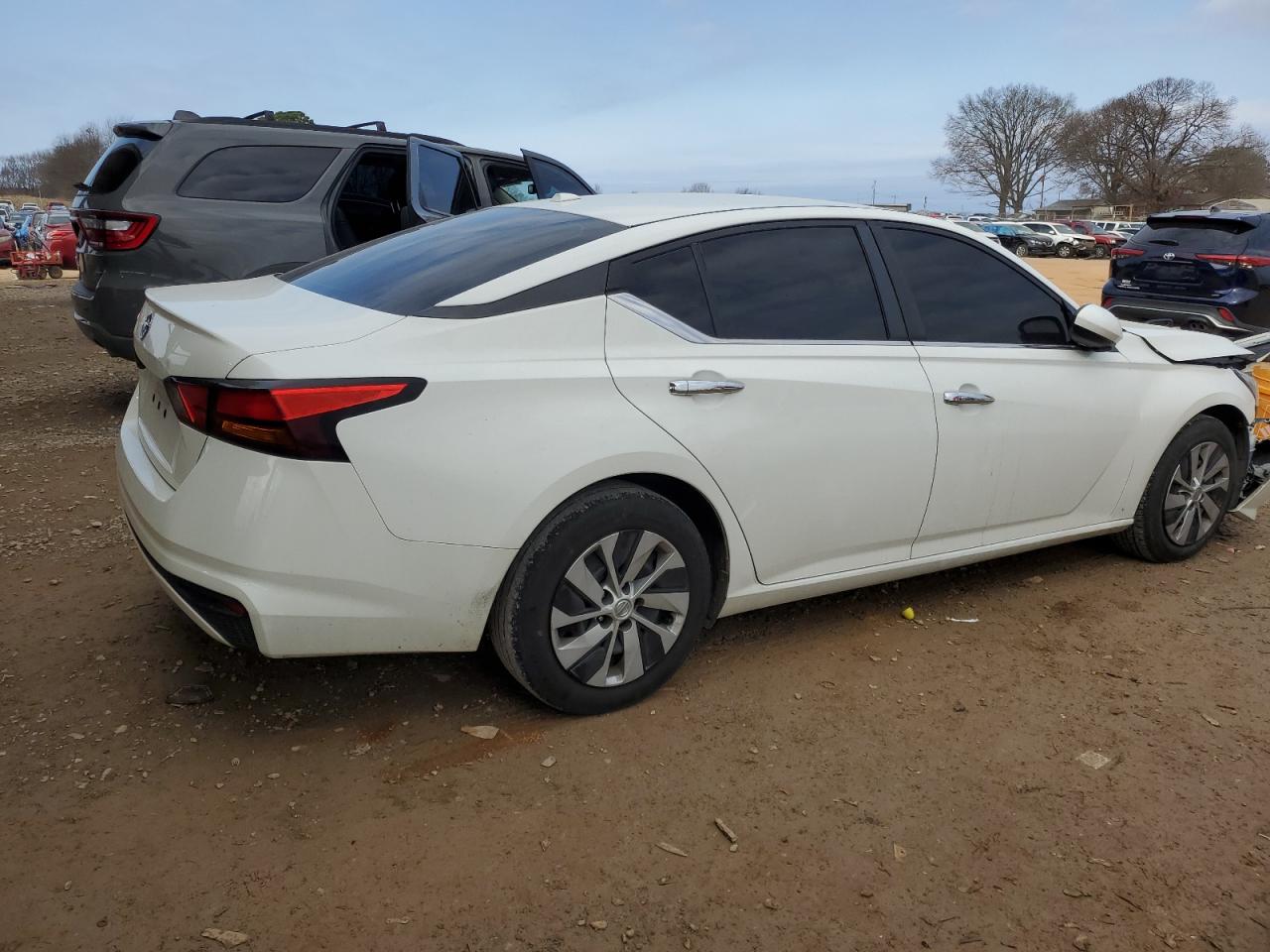 2020 Nissan Altima - Image 3