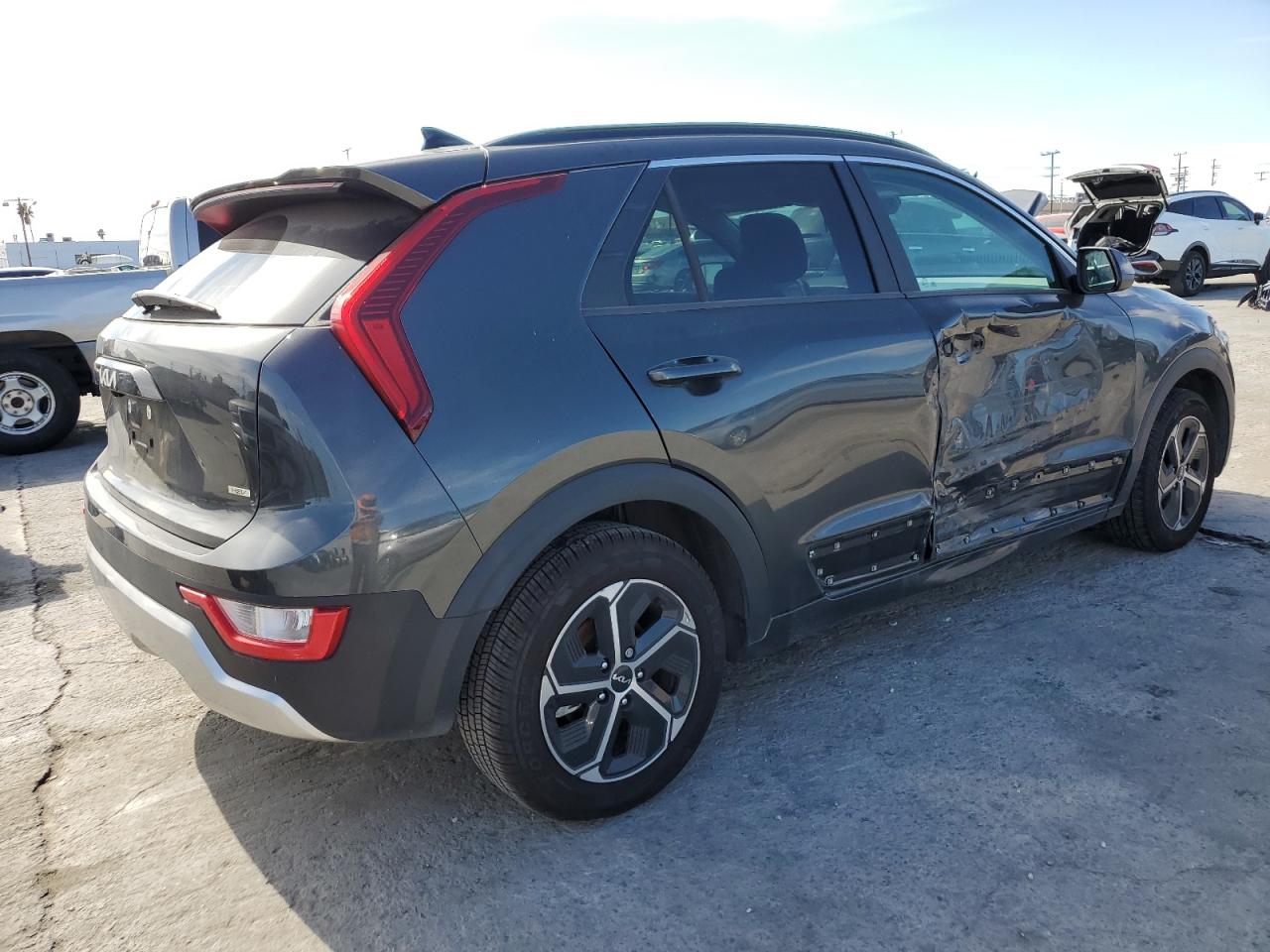 2024 Kia Niro - Image 3