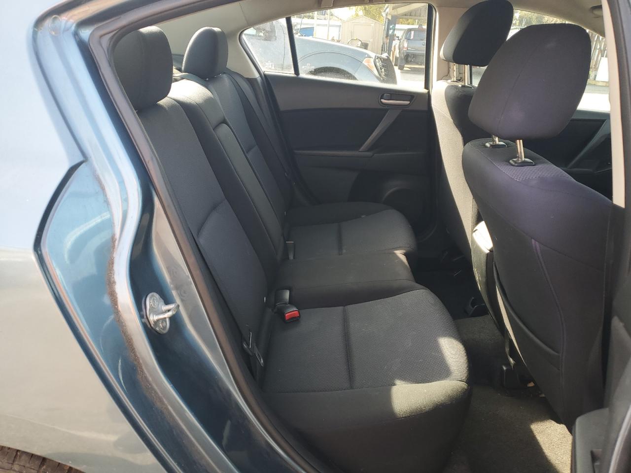2011 Mazda 3 - Image 10