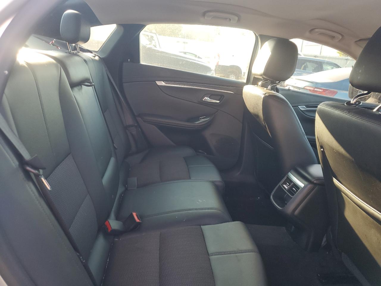 2017 Chevrolet Impala - Image 10