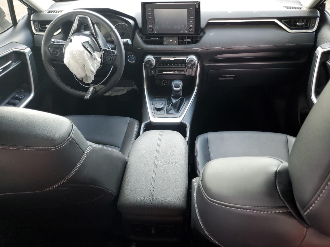 2022 Toyota RAV 4 - Image 8