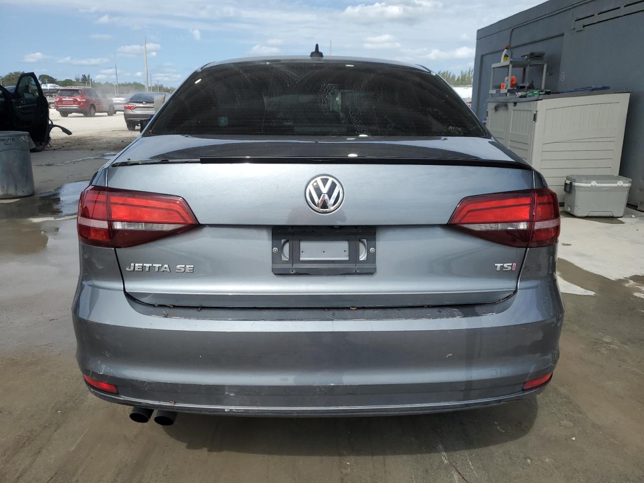 2018 Volkswagen Jetta - Image 6