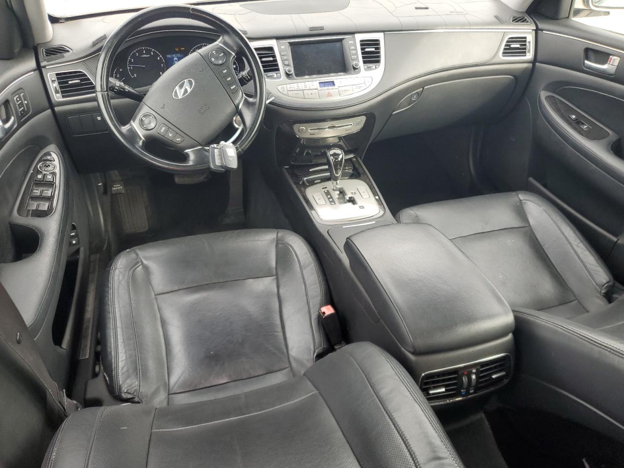 2012 Hyundai Genesis - Image 8
