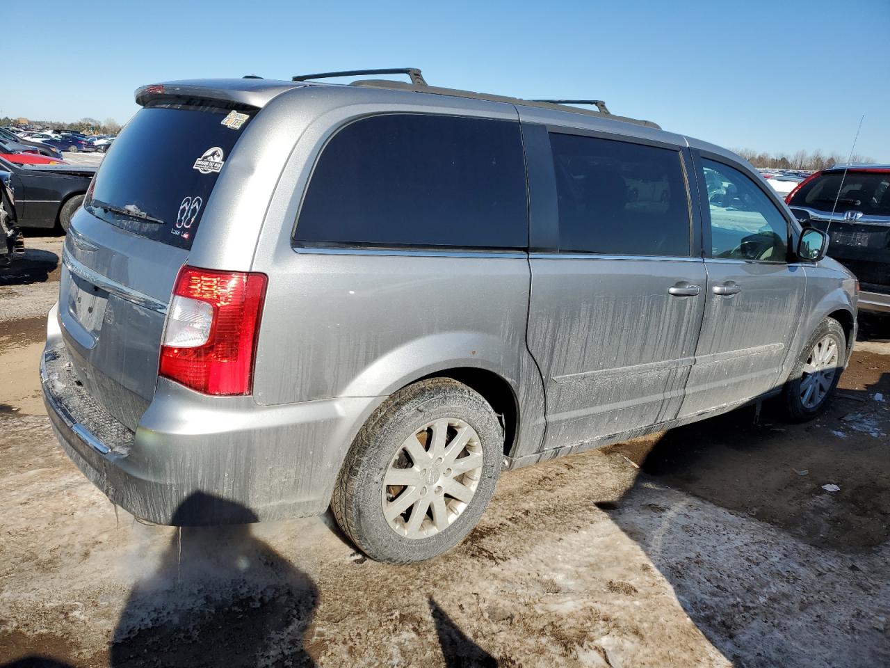 2015 Chrysler Town & Country - Image 3