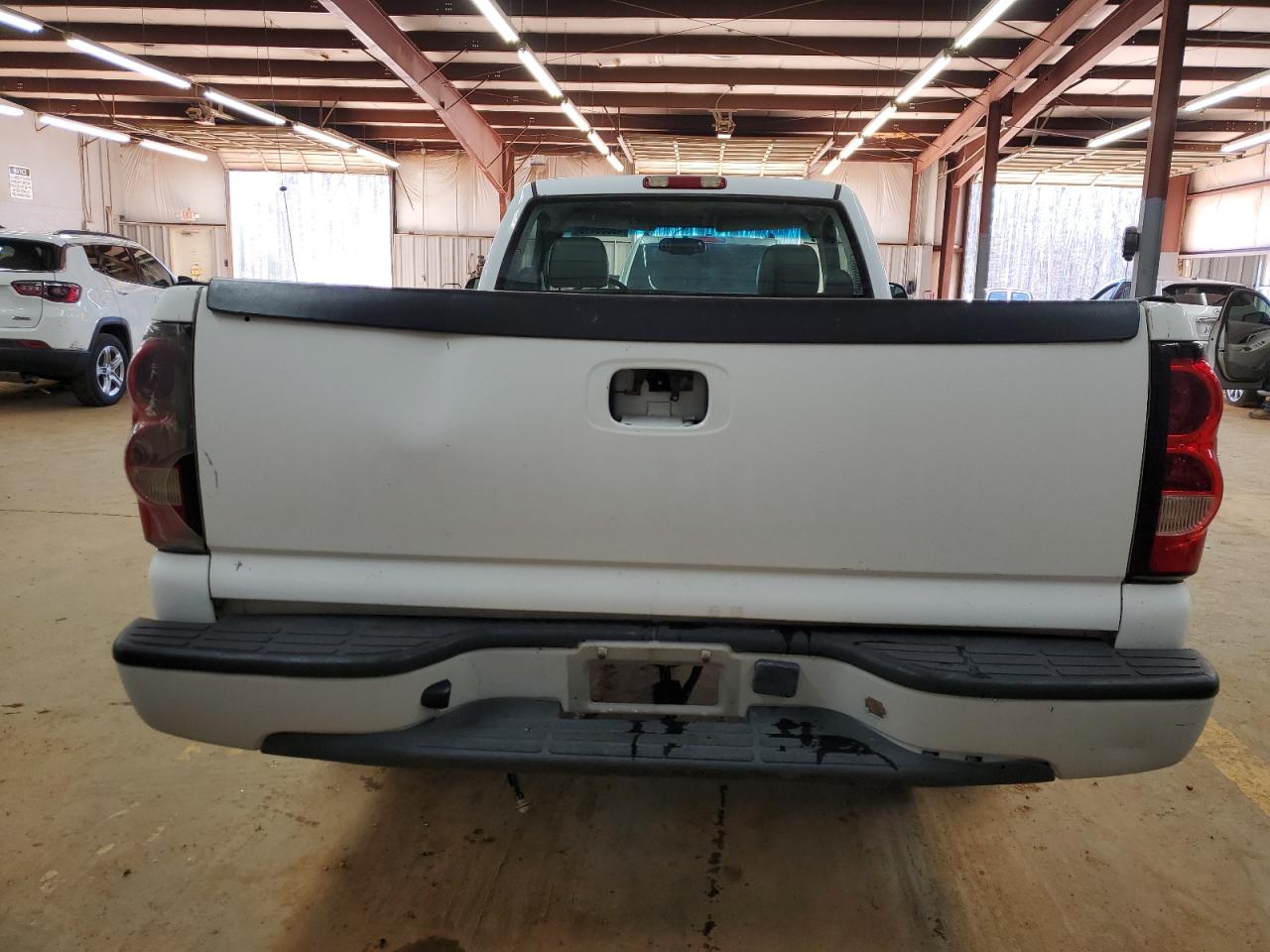 2004 Chevrolet Silverado - Image 6
