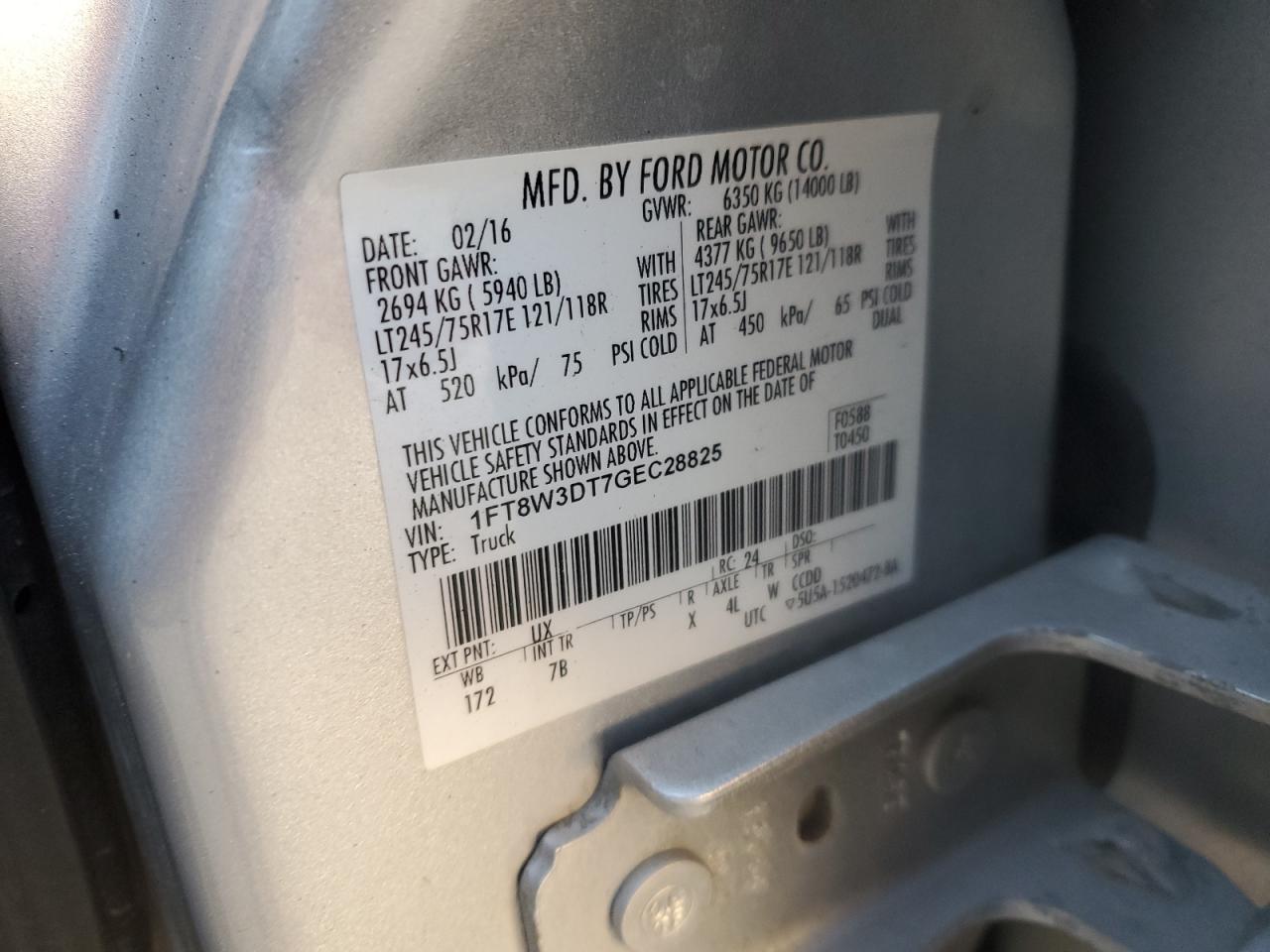 2016 Ford F350 - Image 16