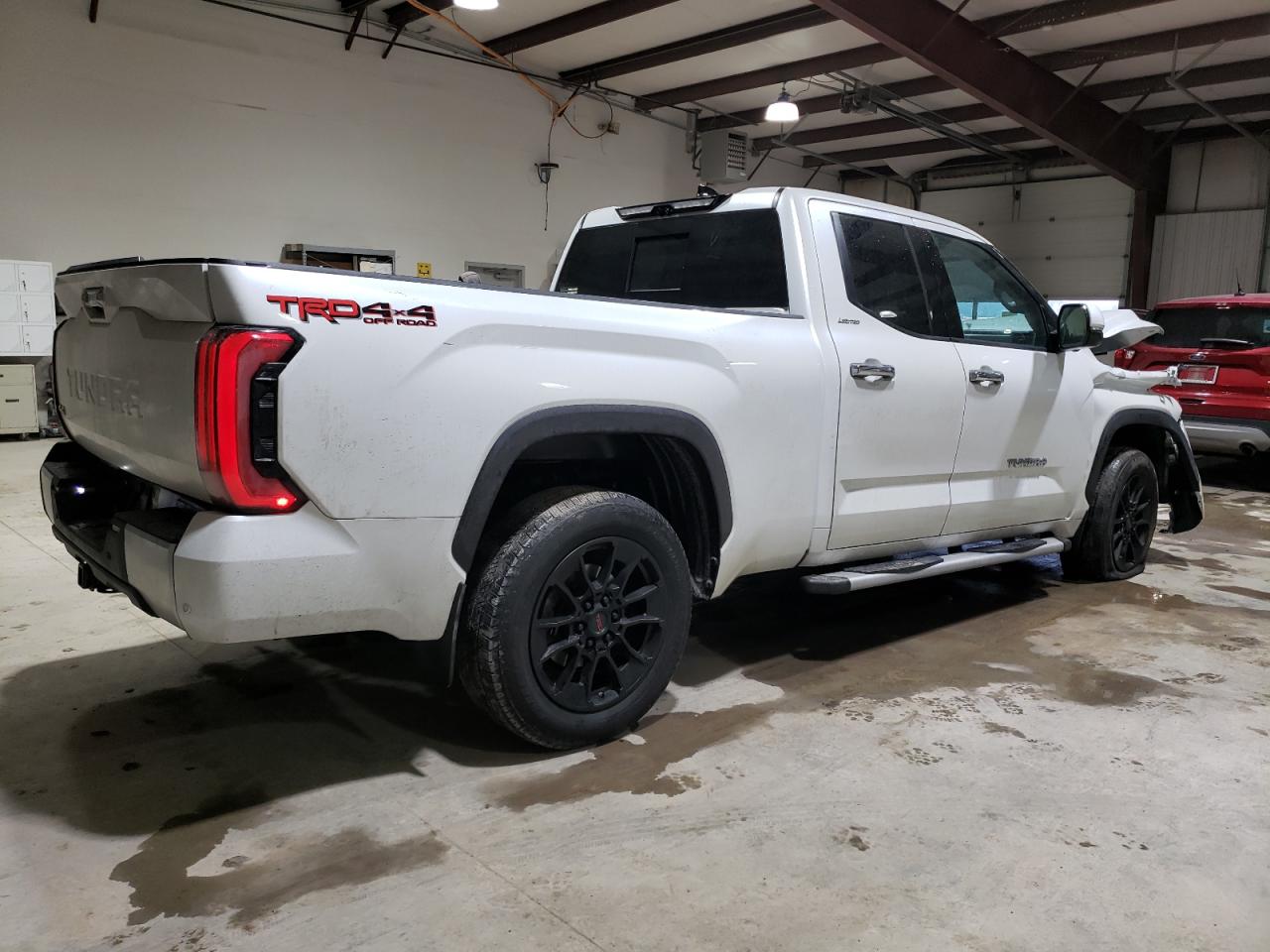 VIN: 5TFJA5DA1NX015655 2022 TOYOTA TUNDRA