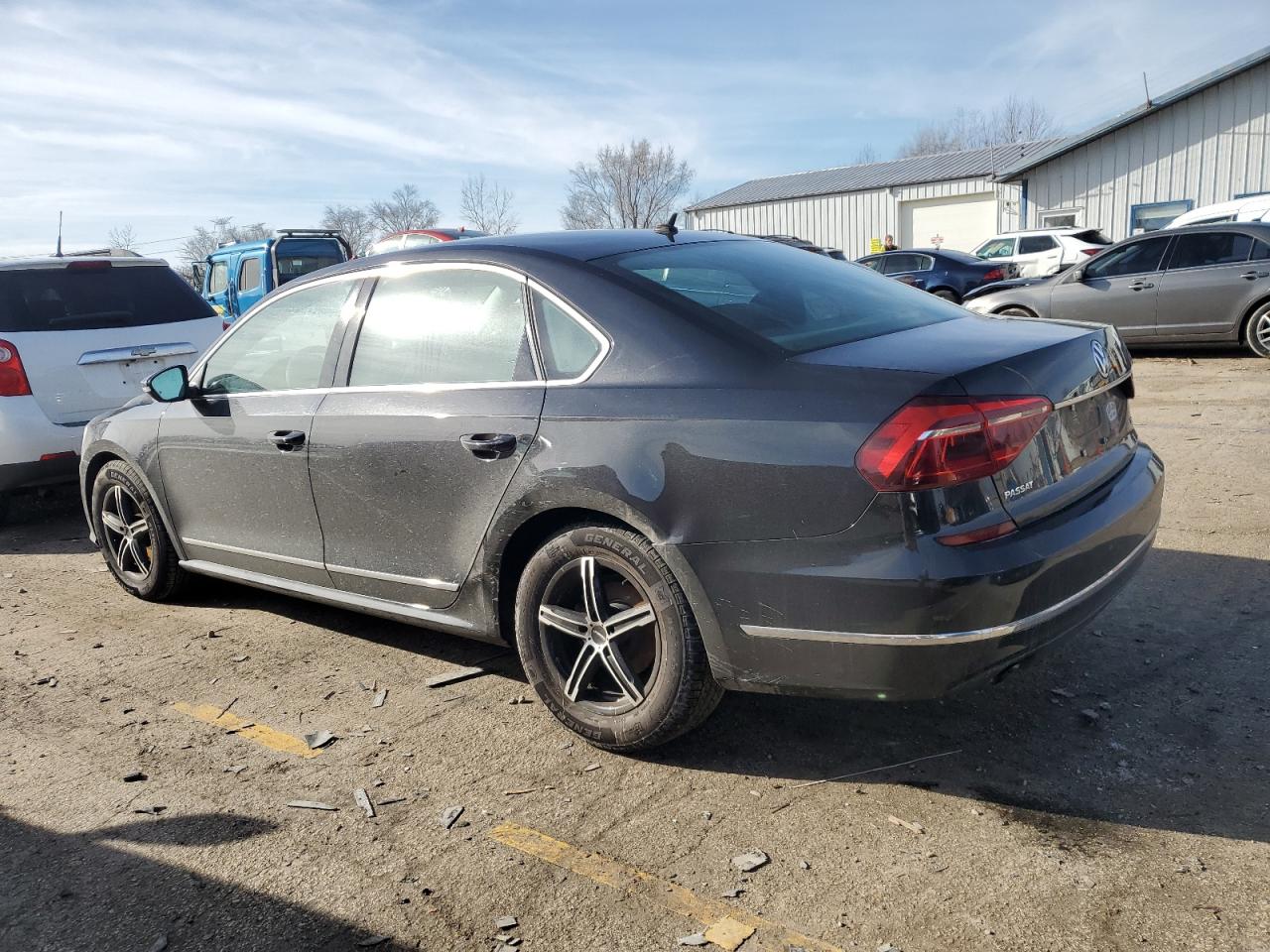 2017 Volkswagen Passat - Image 2