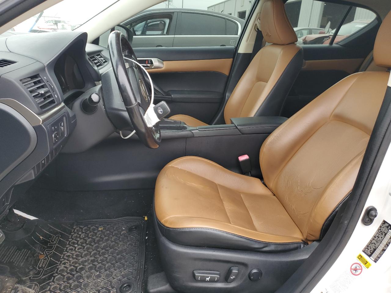 2015 Lexus CT - Image 7