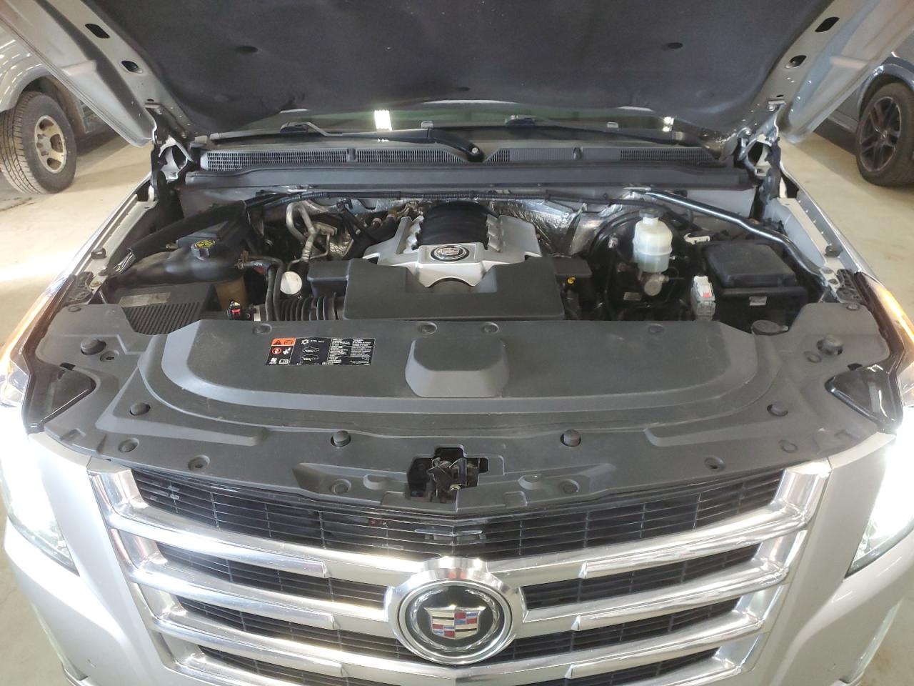 2015 Cadillac Escalade - Image 12
