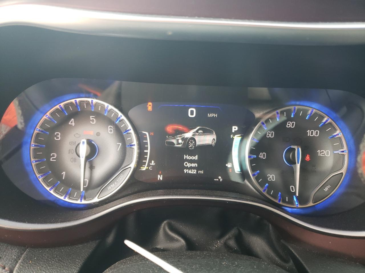 2017 Chrysler Pacifica - Image 9