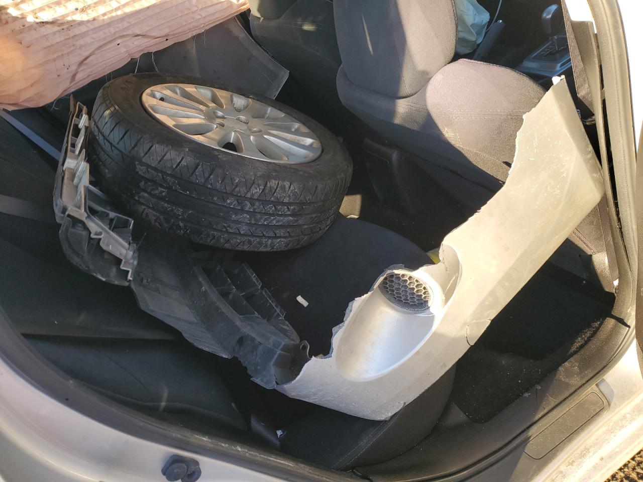 2010 Subaru Impreza - Image 12