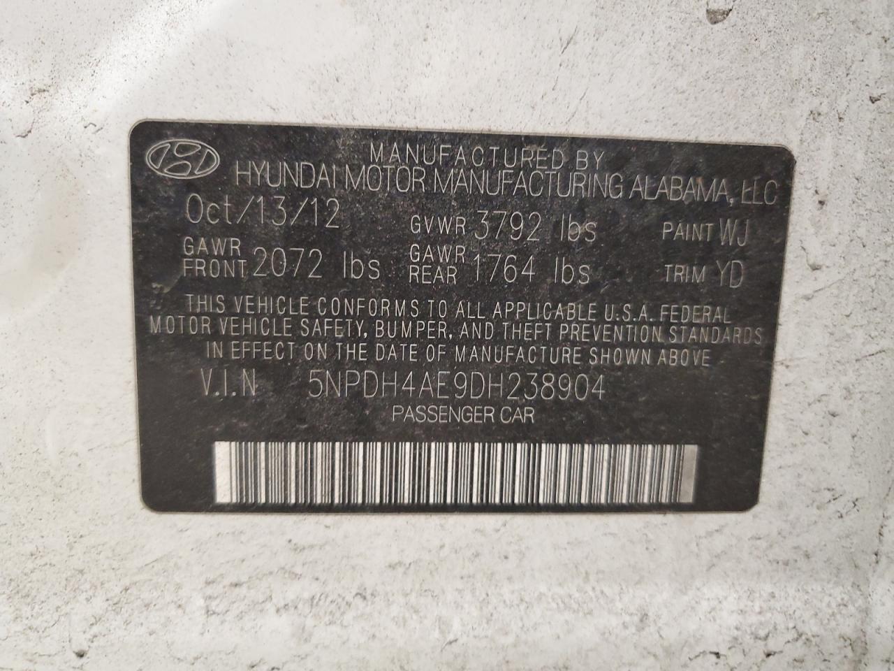 2013 Hyundai Elantra - Image 14
