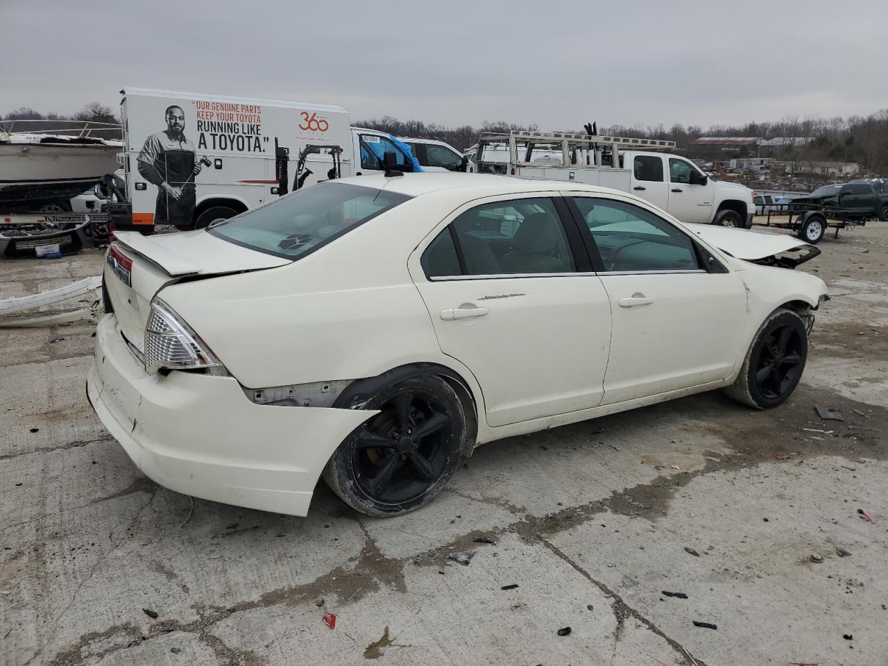 2010 Ford Fusion - Image 3